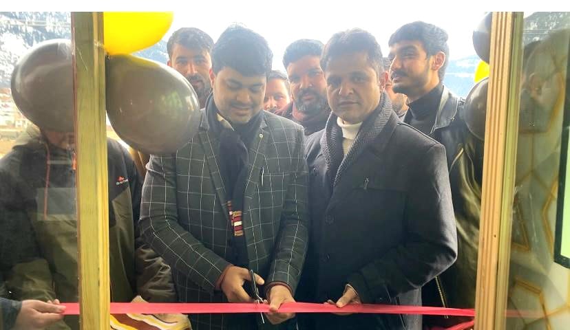 DC Kishtwar inaugurates Rs 12 Lacs PMEGP unit sponsored under KVIB at Sangrambhatta