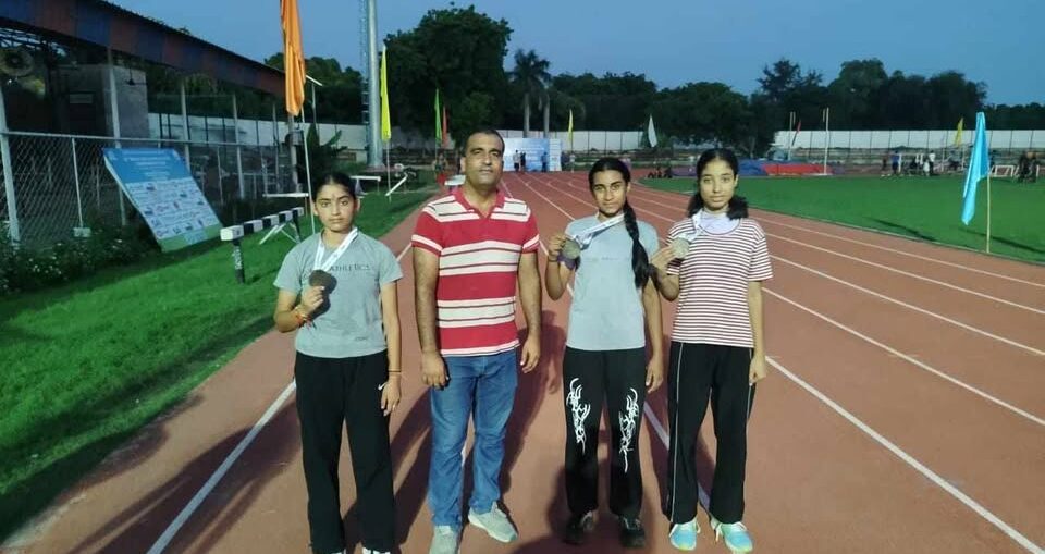 kishtwari-girls-bagged-gold