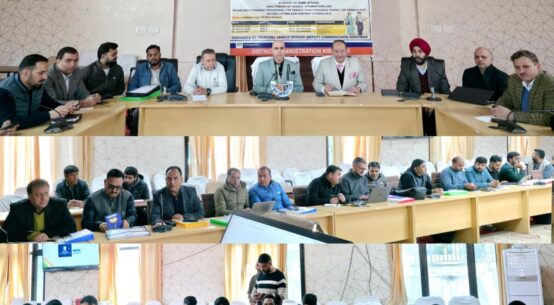 Deputy Commissioner Kishtwar, Sh. Pankaj Kumar Sharma, addressing a hall of census functionaries during the Day 2 Phase-I Census 2027 training program